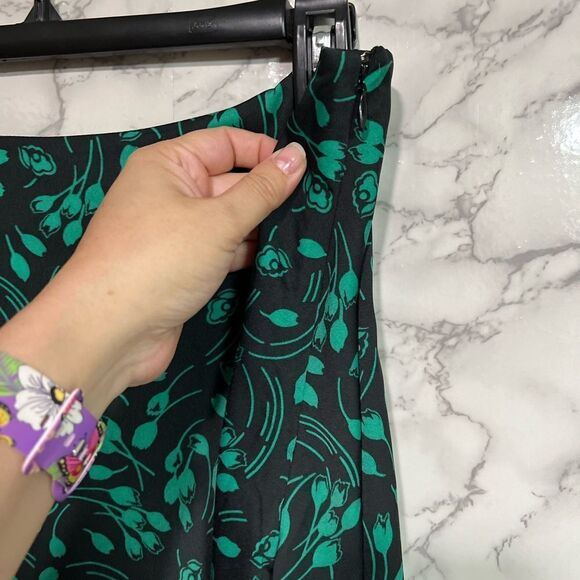 Who What Wear Black and Green Floral Print Silky Midi Length Skirt Size 10 - Picture 3 of 7